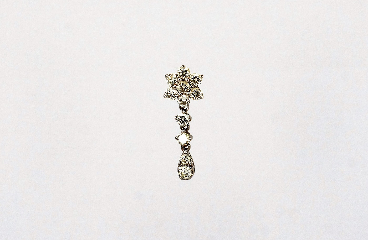 *#18K WG Diamond  Pendant