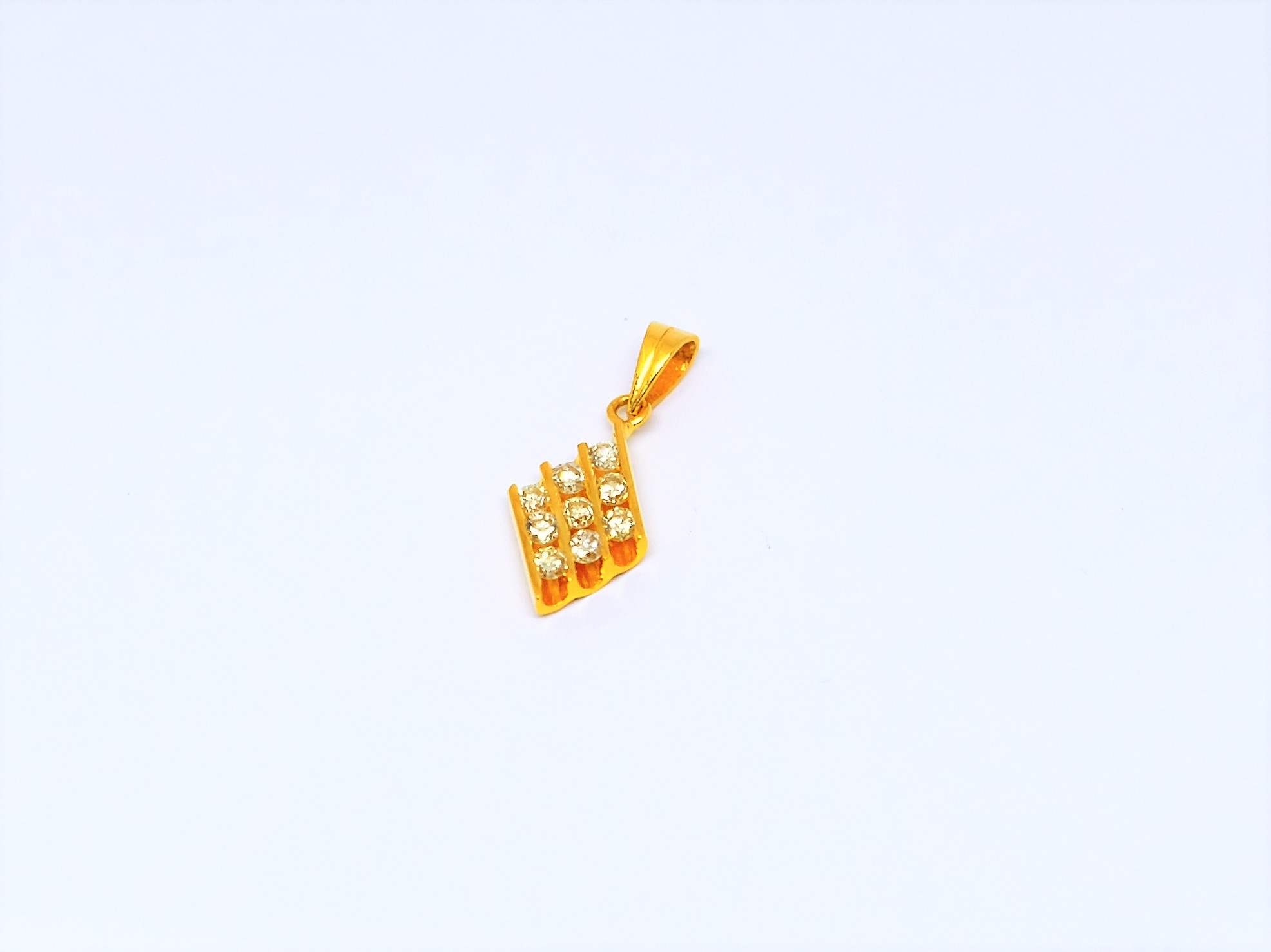 20K YG Diamond Pendant