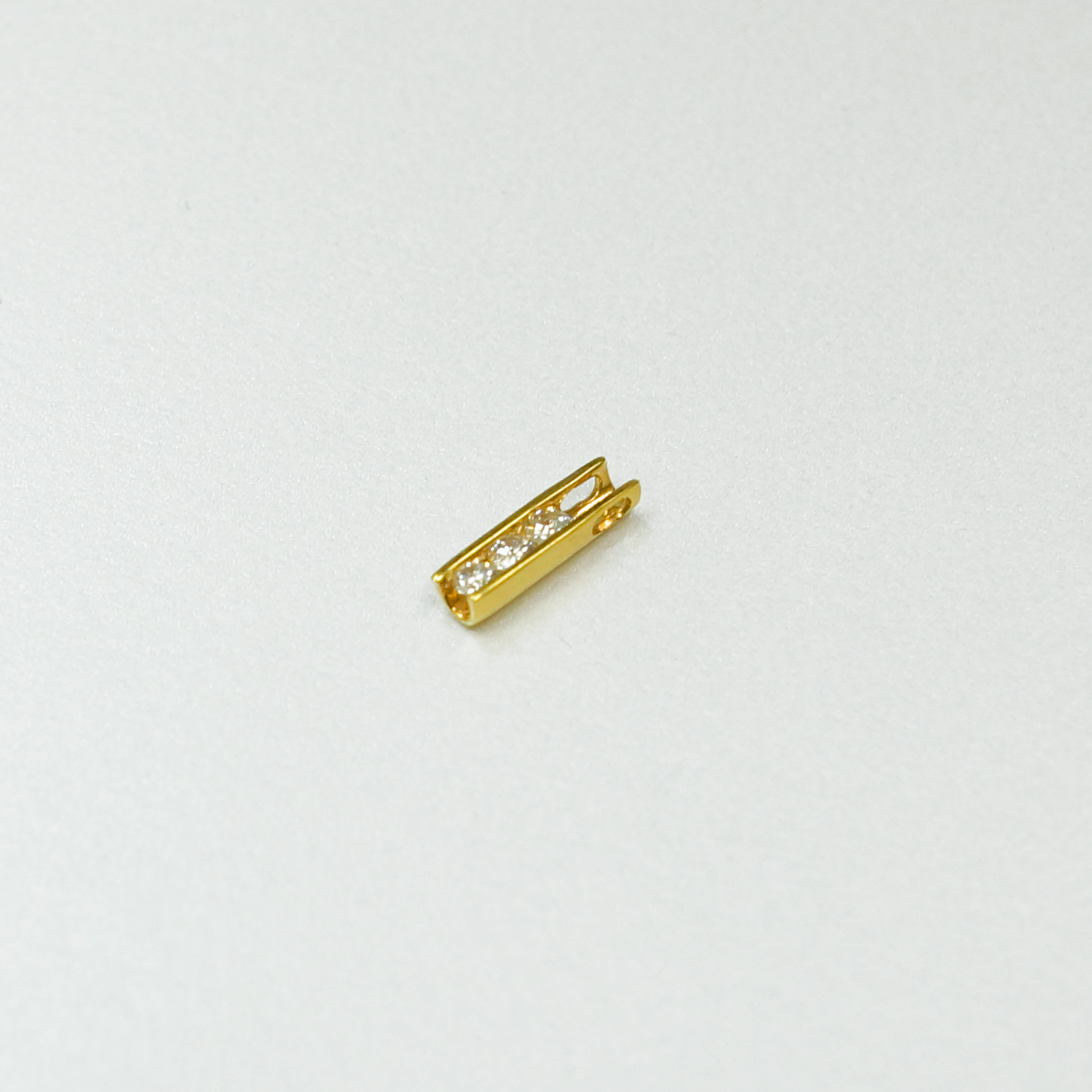 20K YG DIA PENDANT