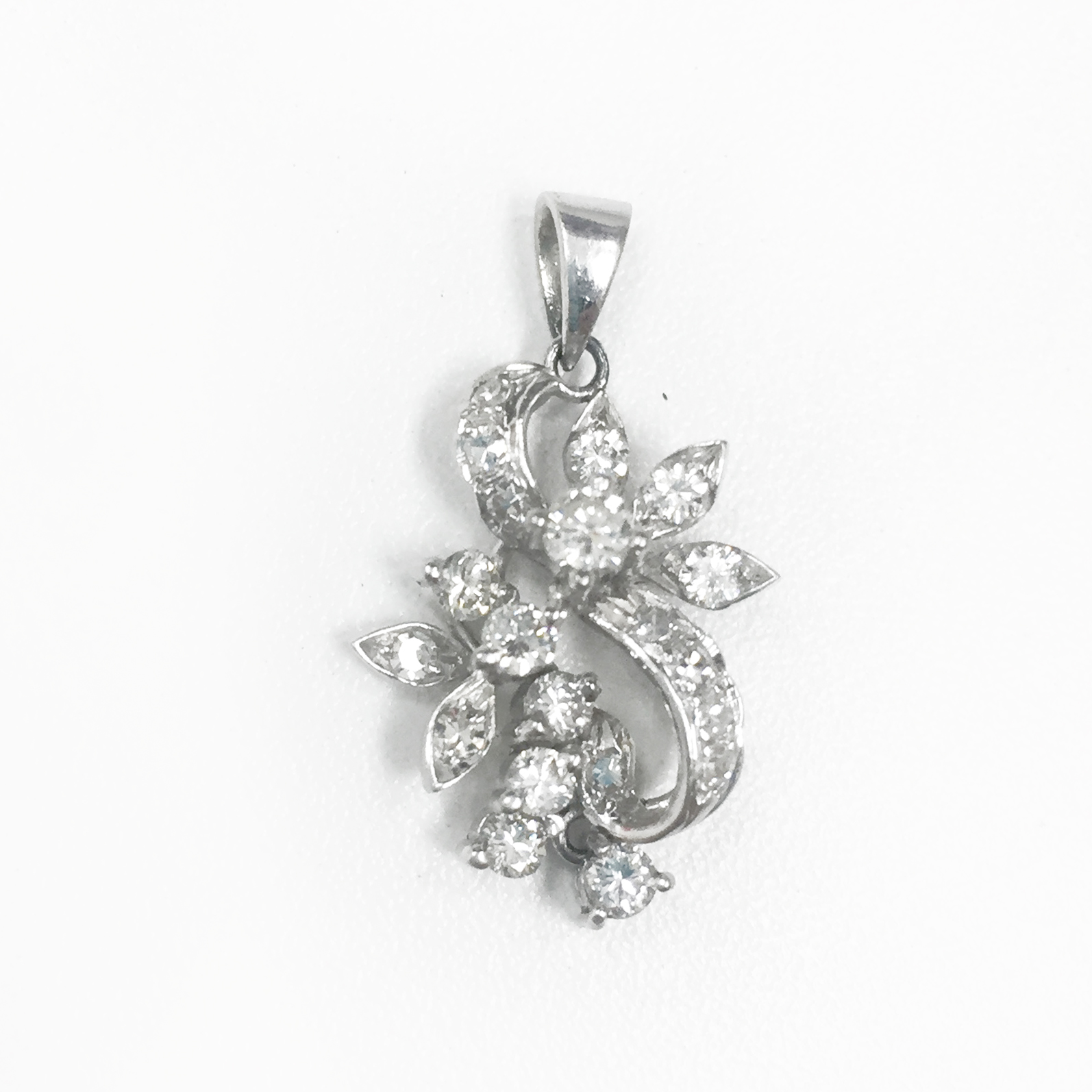 18K WG DIA PENDANT