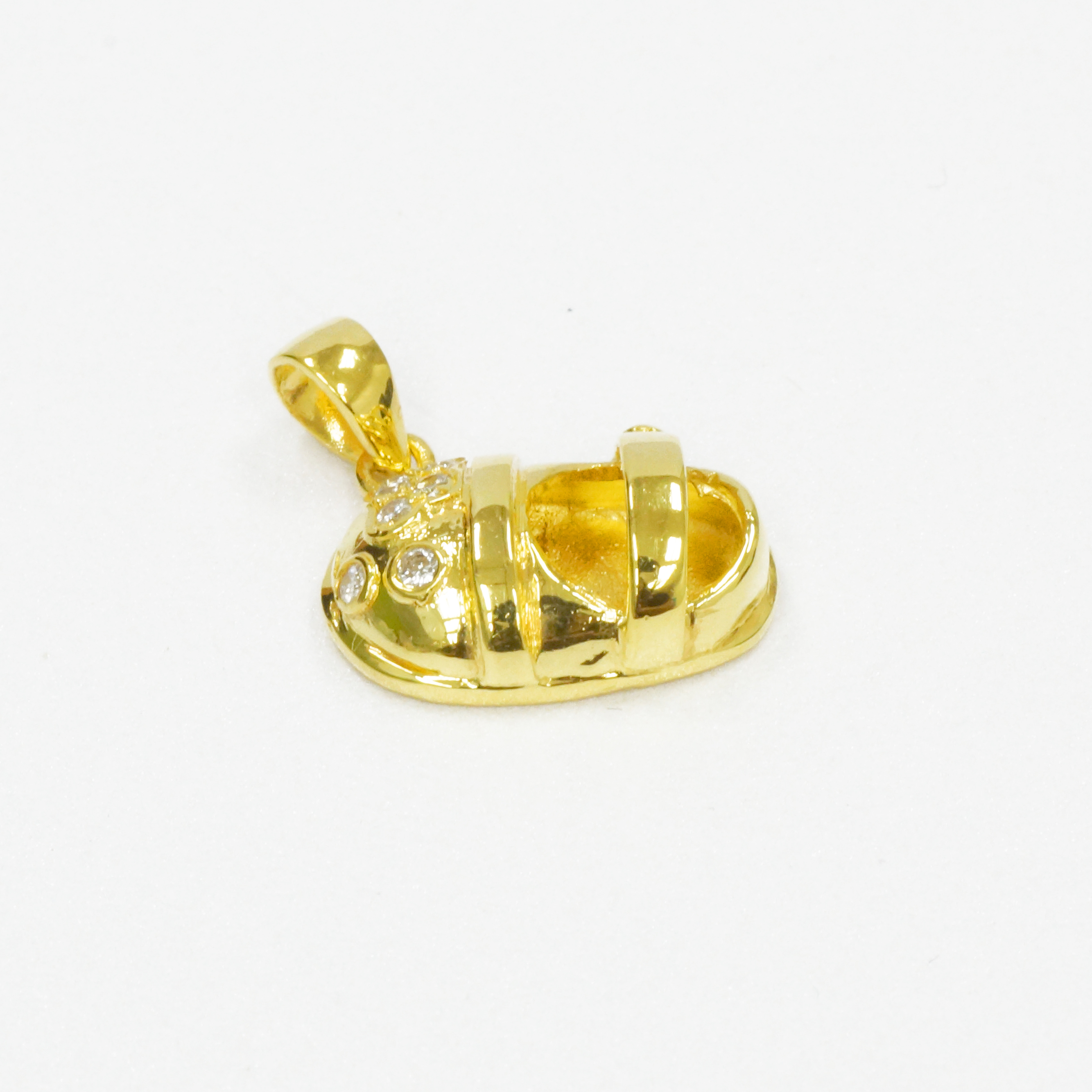 18K YG SHOE DIA PENDANT