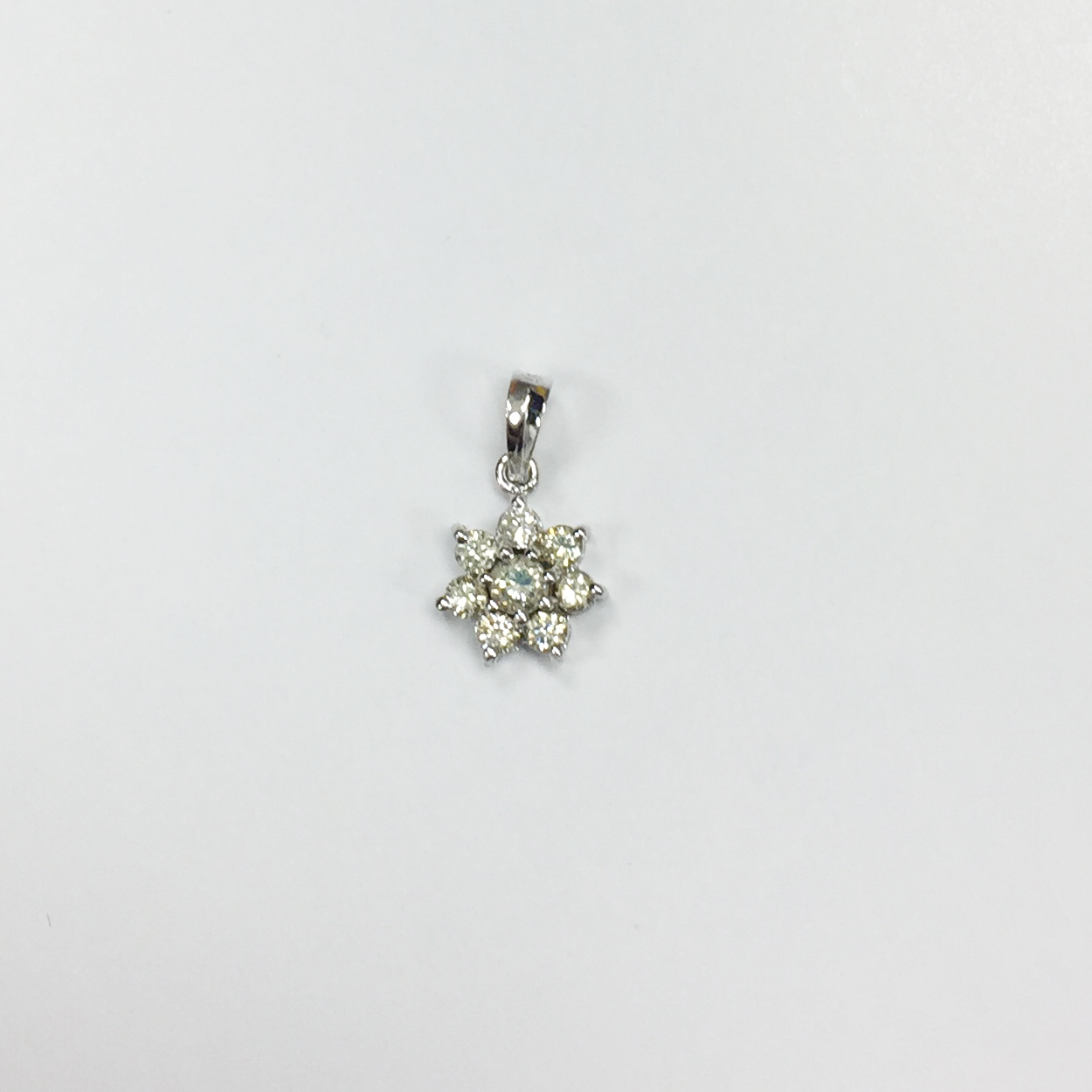 18K WG DIA PENDANT