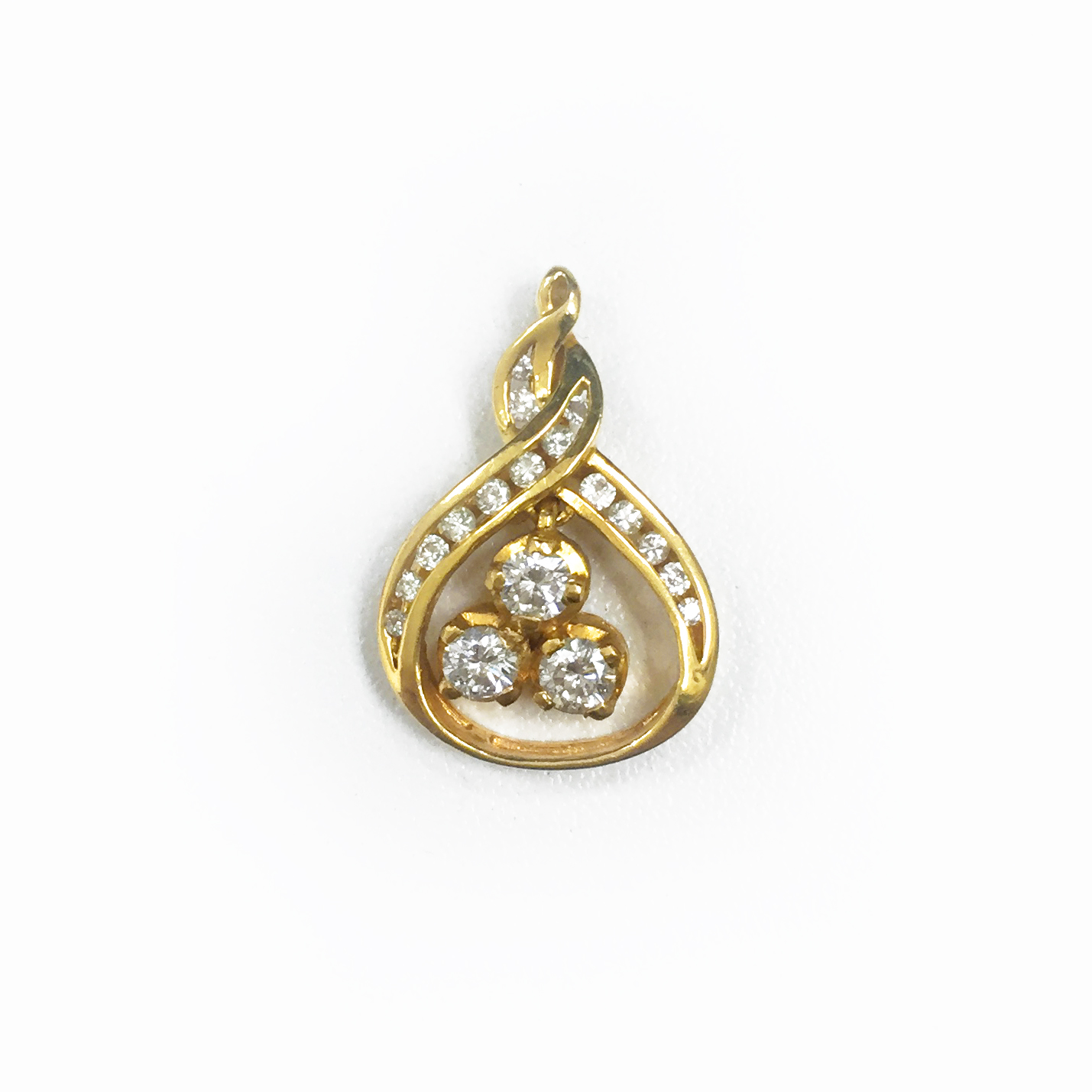 18K YG DIAMOND PENDANT
