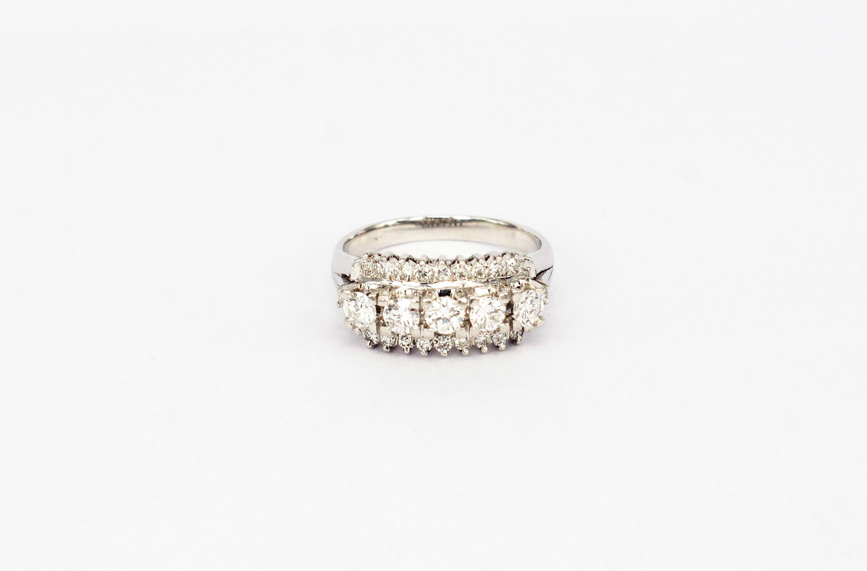 18K WG Diamond Ring