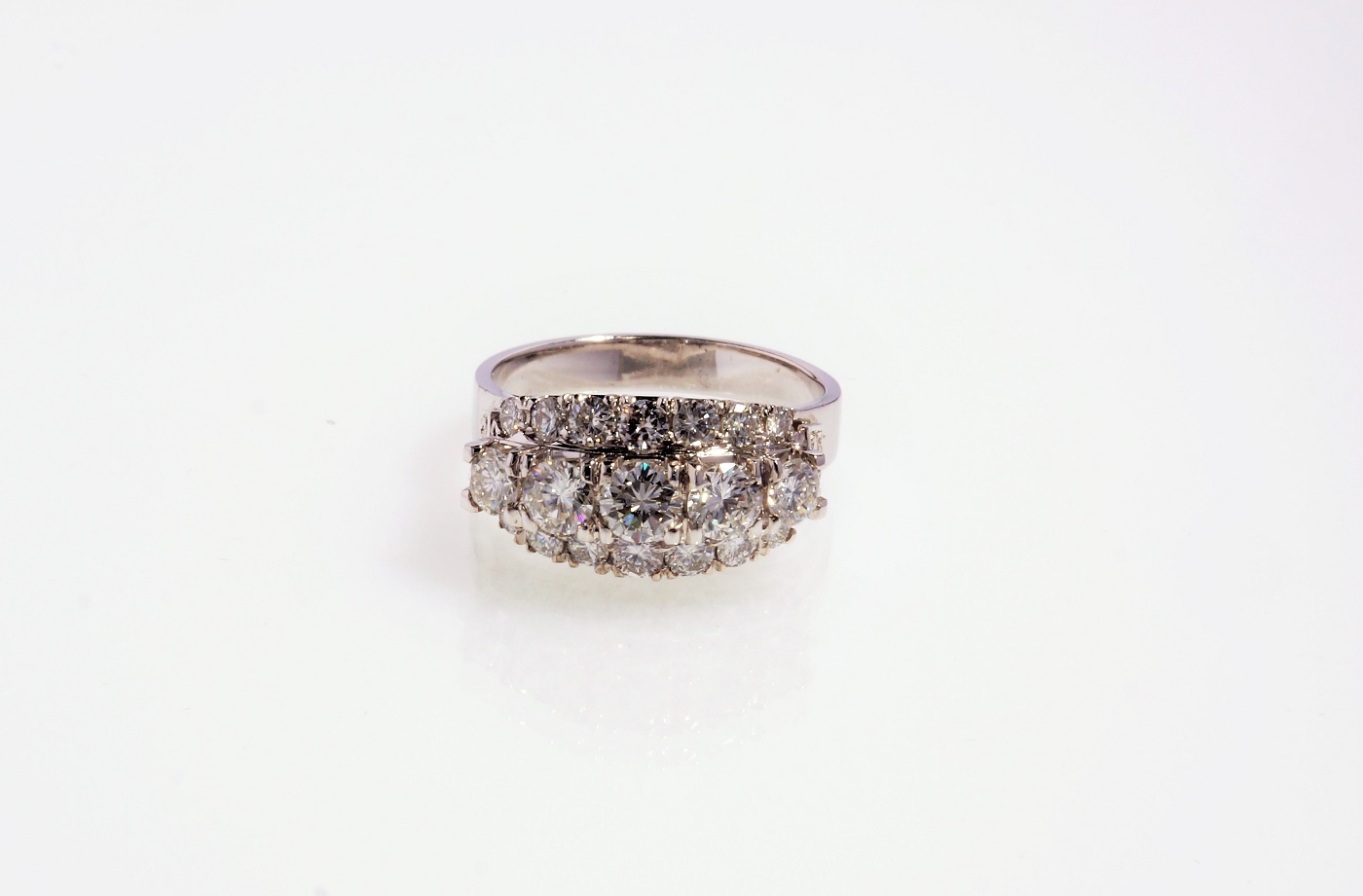 9K WG Diamond Ring