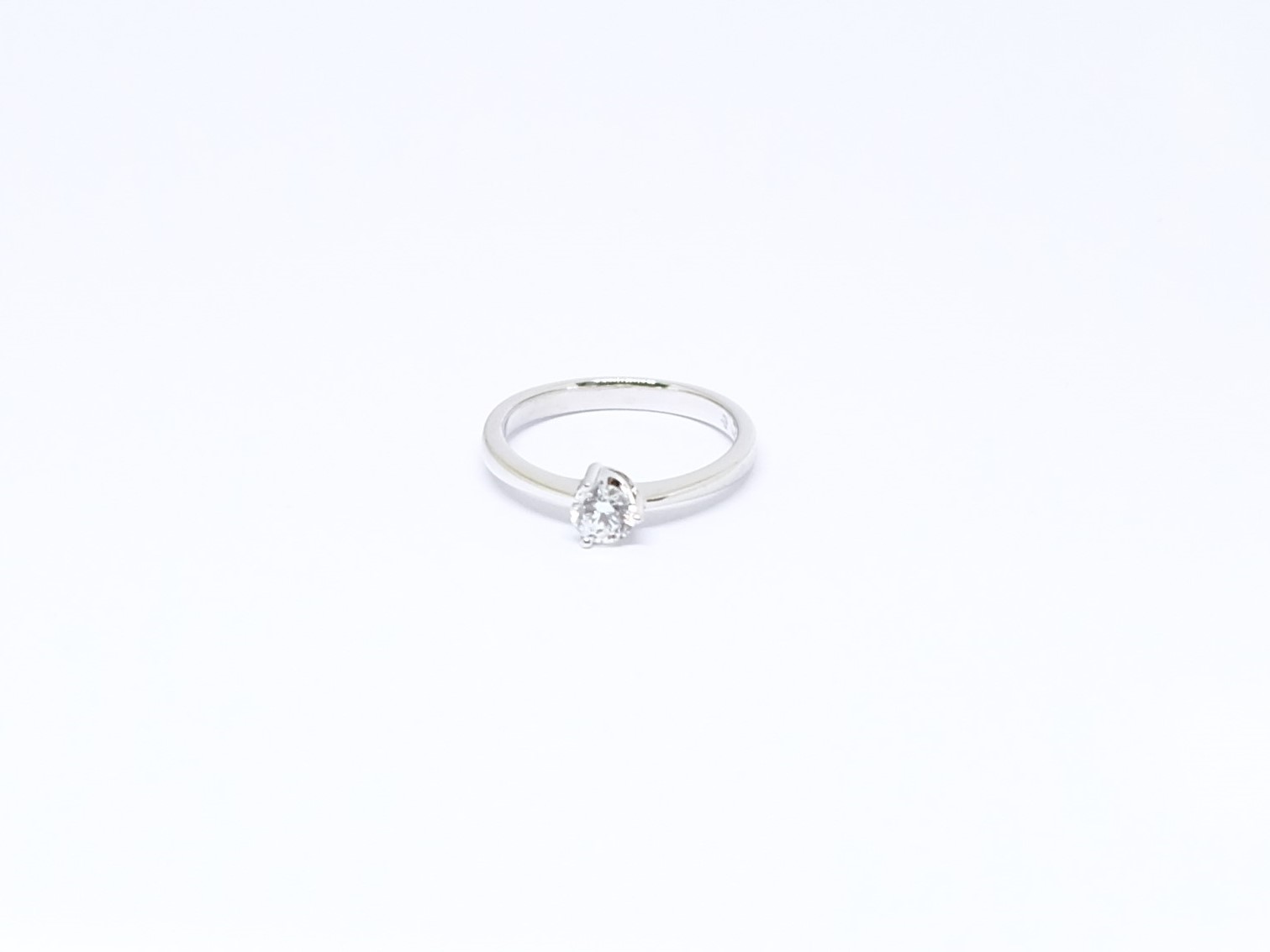 *18K WG Diamond Ring