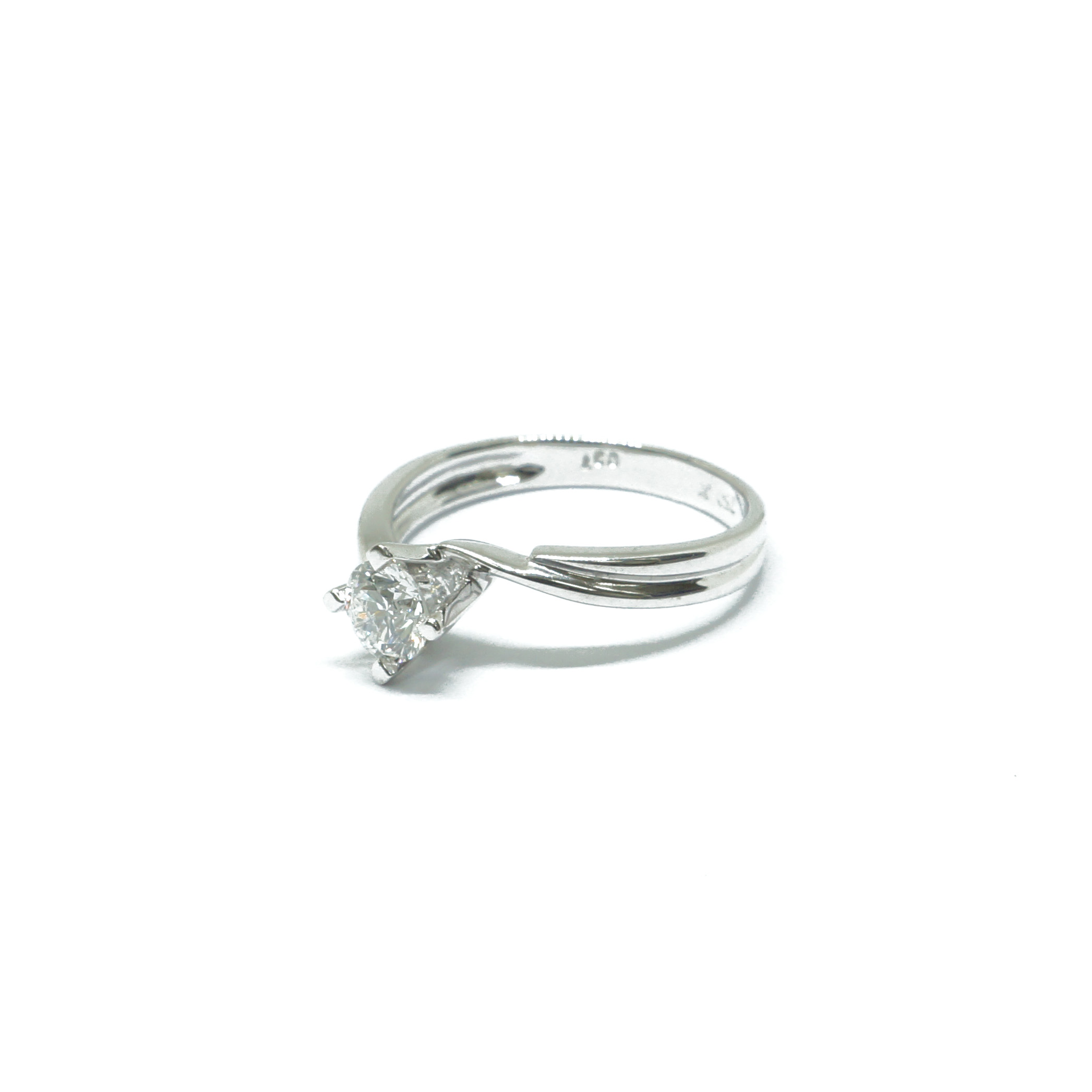 18K WG Diamond Ring