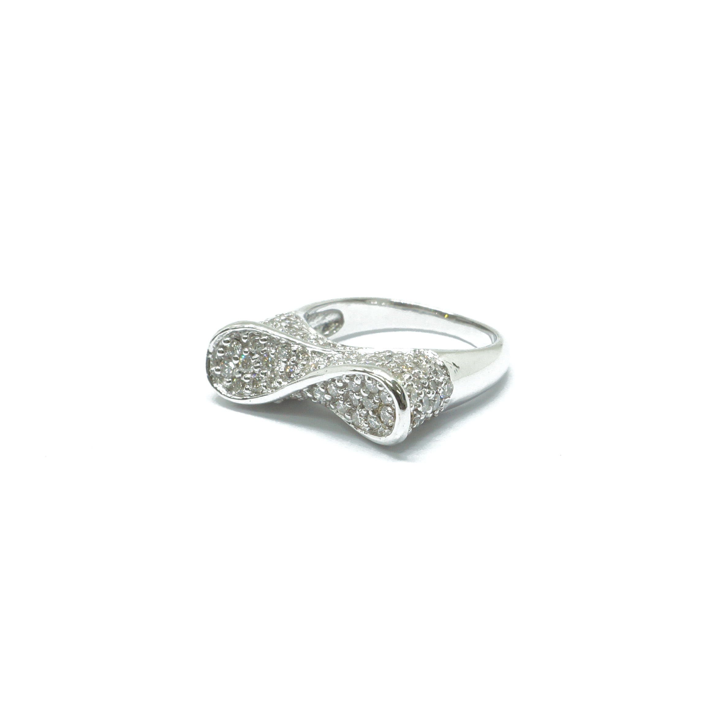 18K WG DIAMOND RING