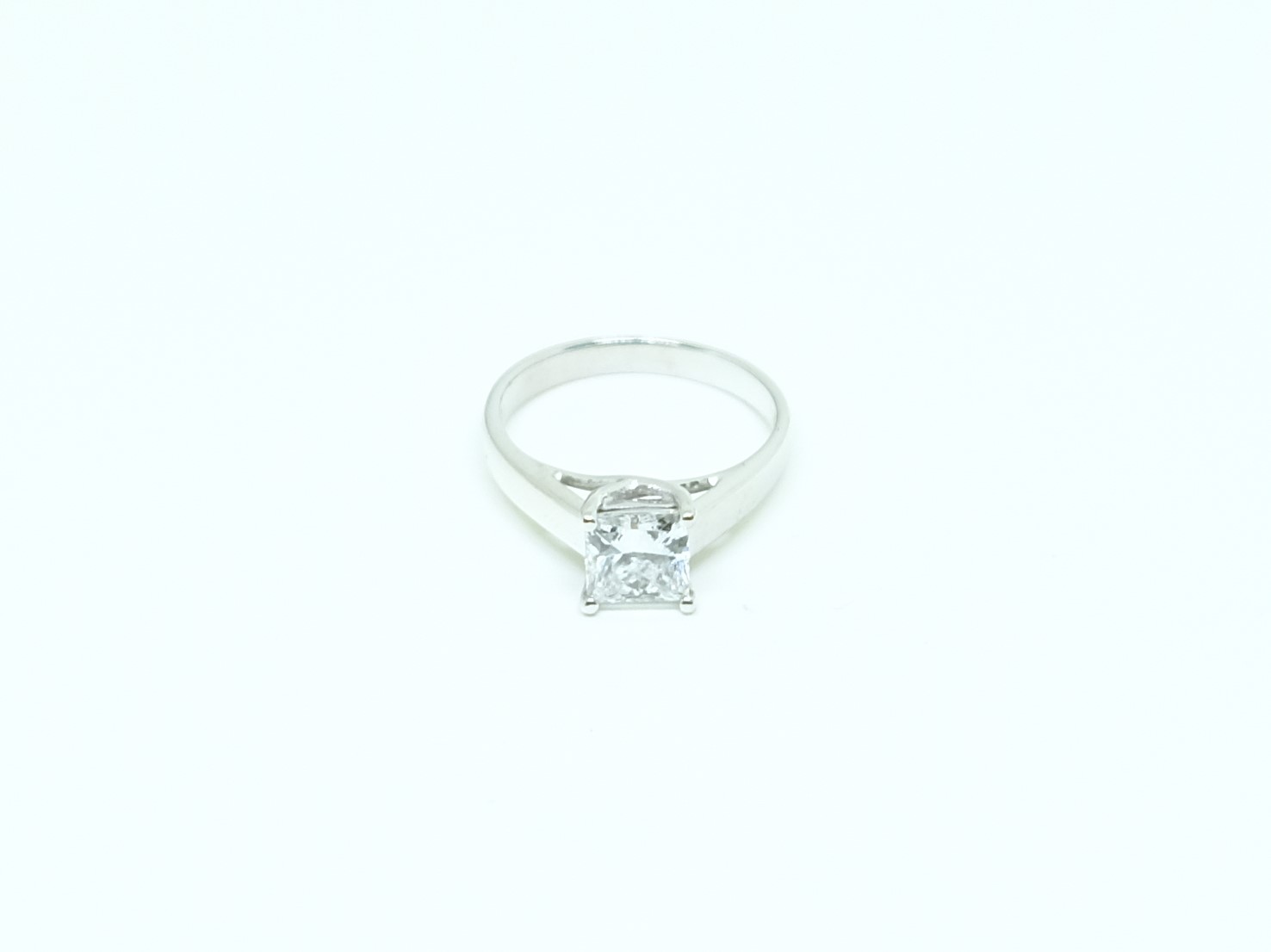 18K WG PRINCESS CUT DIAMOND RING
