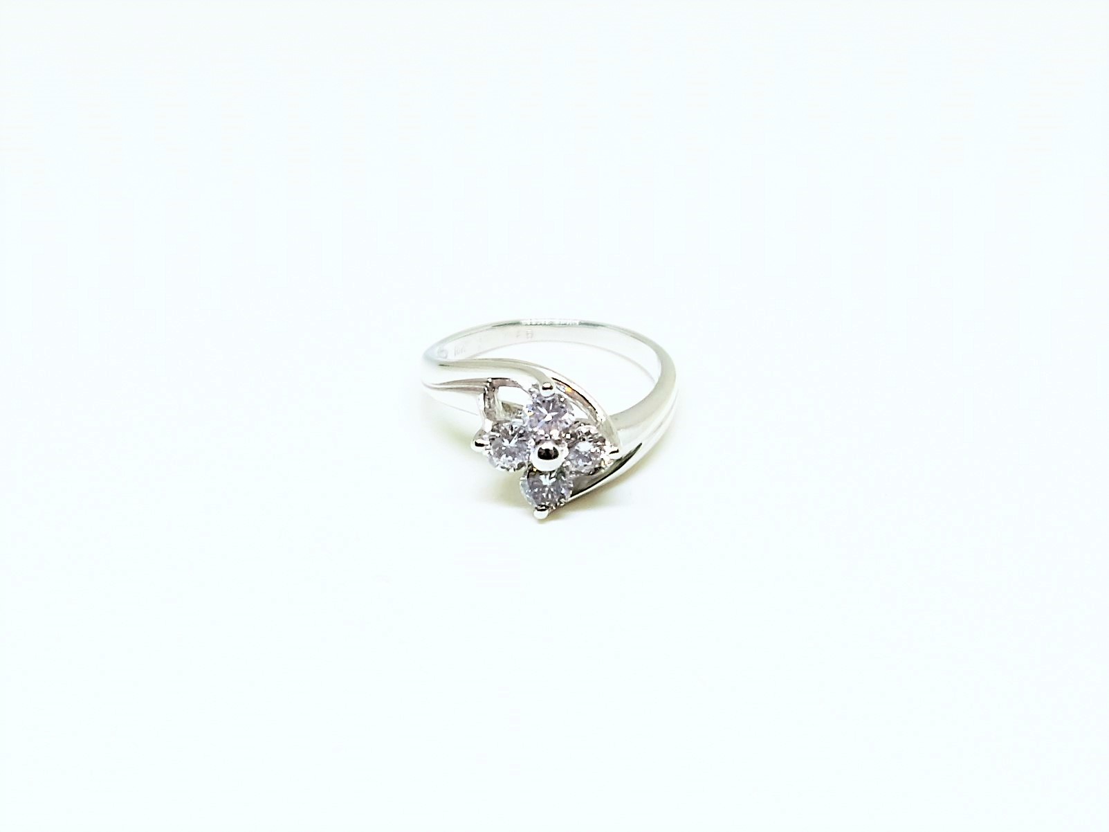 18K WG 4PCS DIAMOND RING