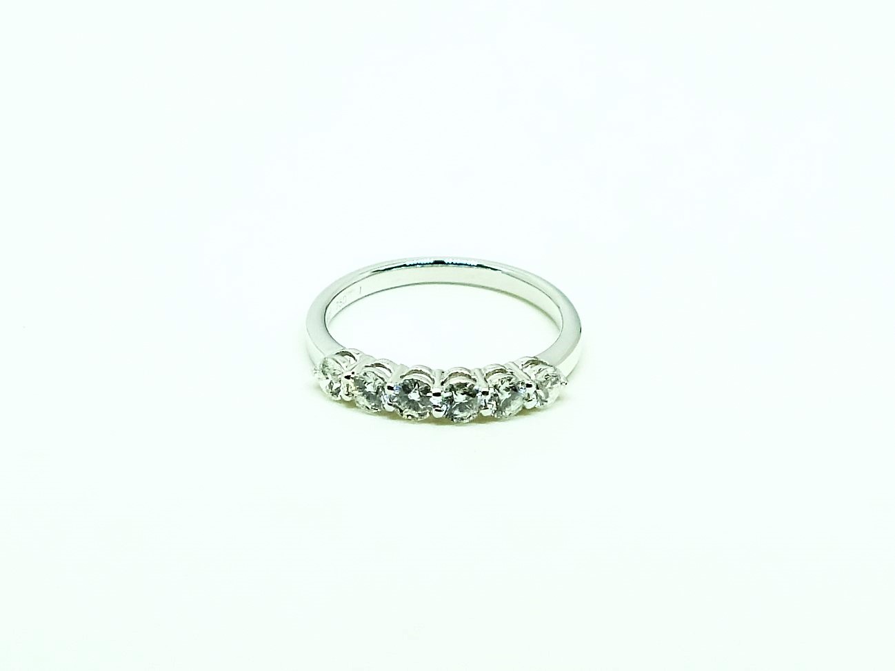 18K WG 6PCS DIAMOND RING