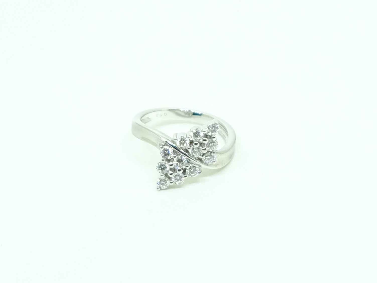 18K WG DIAMOND RING