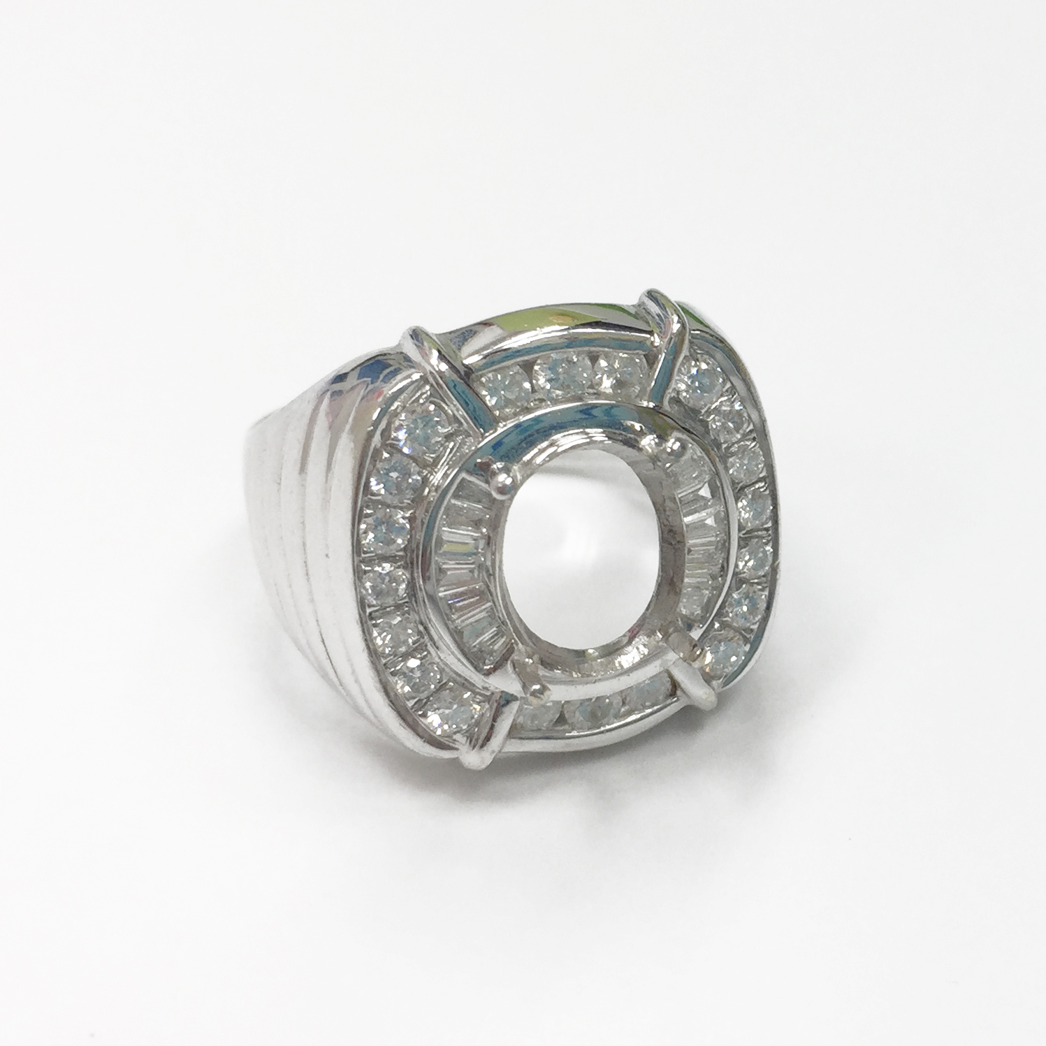 18K WG DIAMOND RING CASING