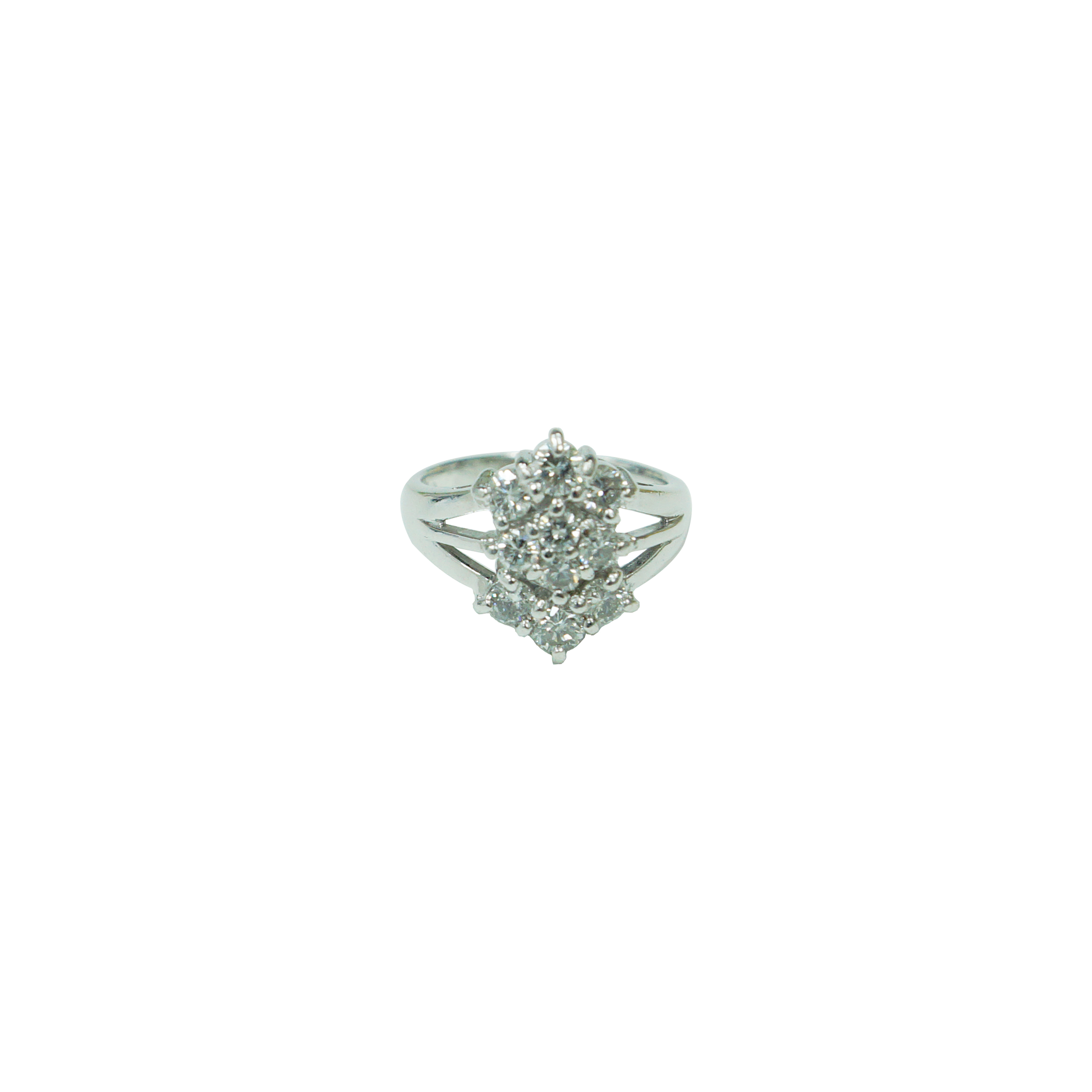 PT900 DIAMOND RING