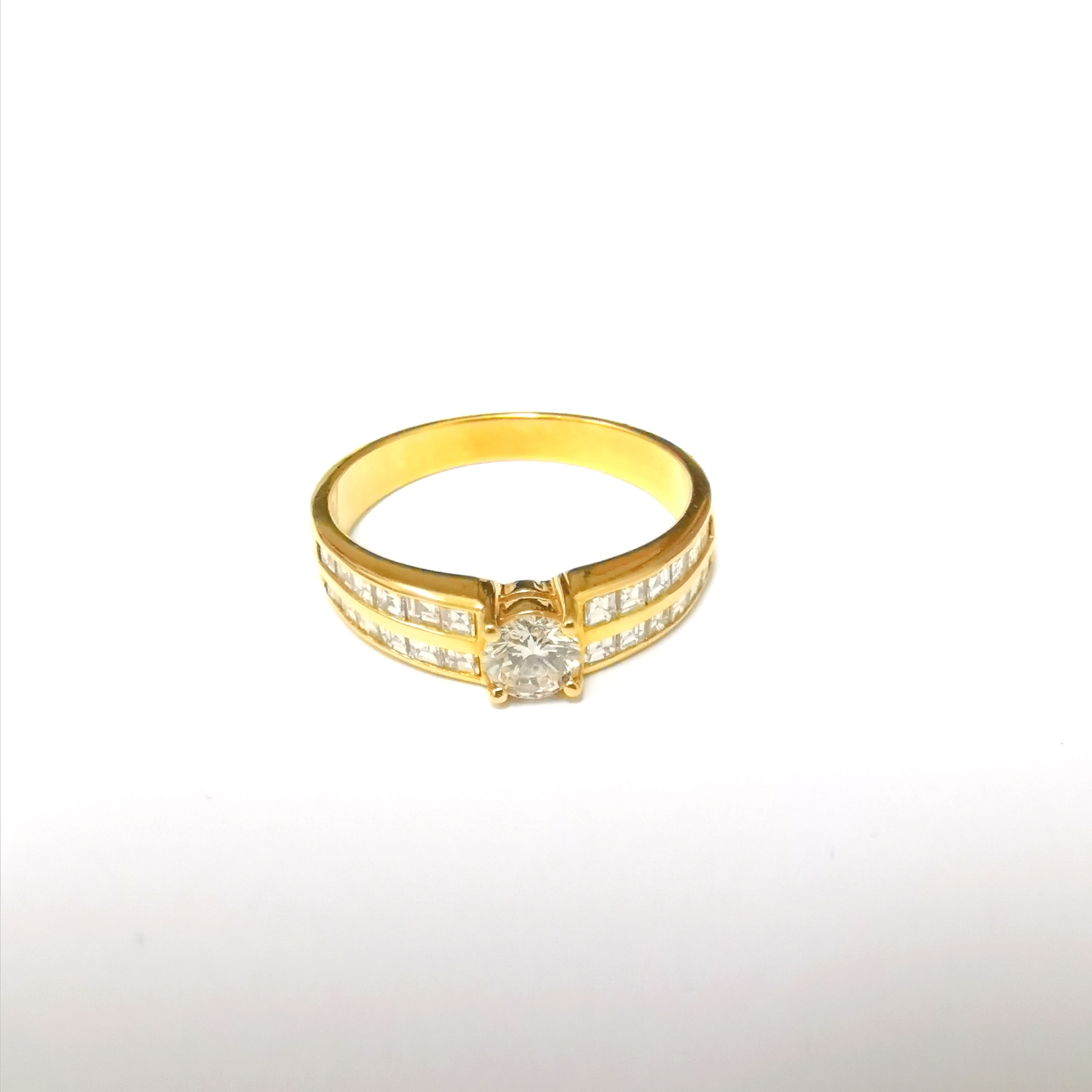 20K YG DIA RING EST.D1-0.32CT