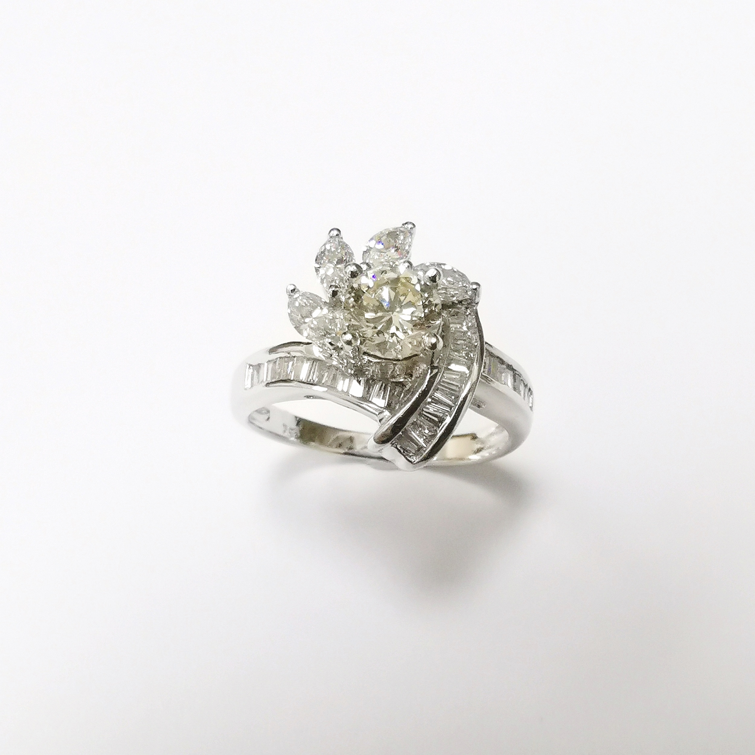 18K WG DIA RING EST.D1-0.47CT