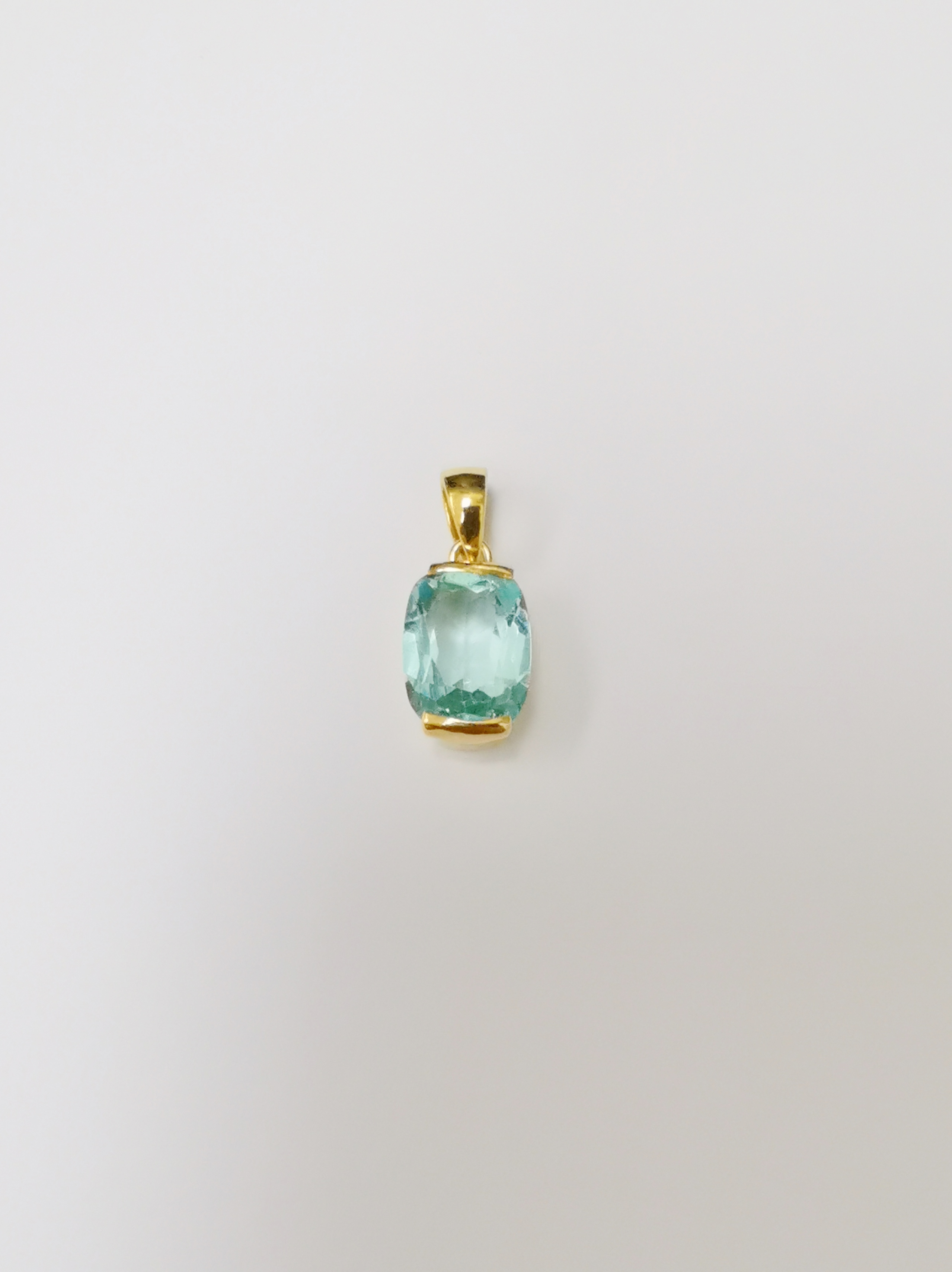 20K YG GEM PENDANT