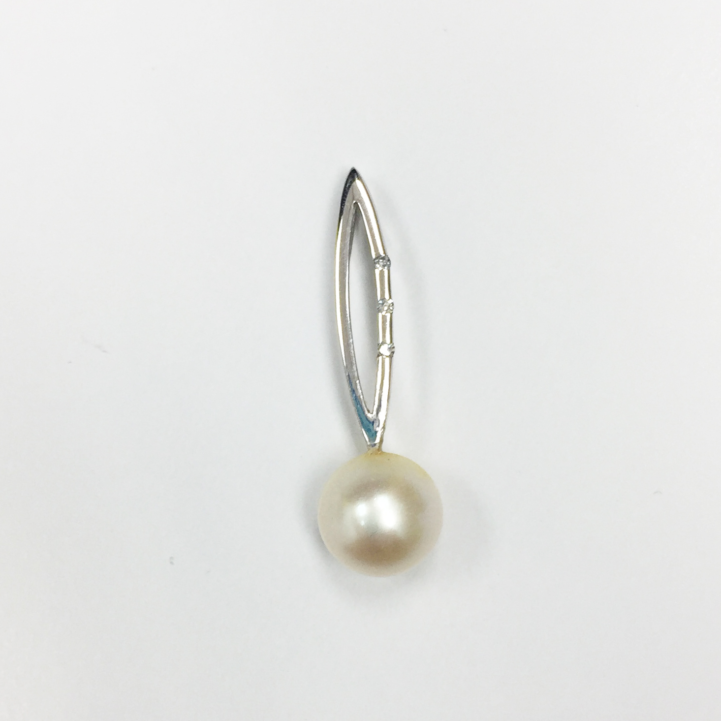 18K WG PEARL,DIA PENDANT
