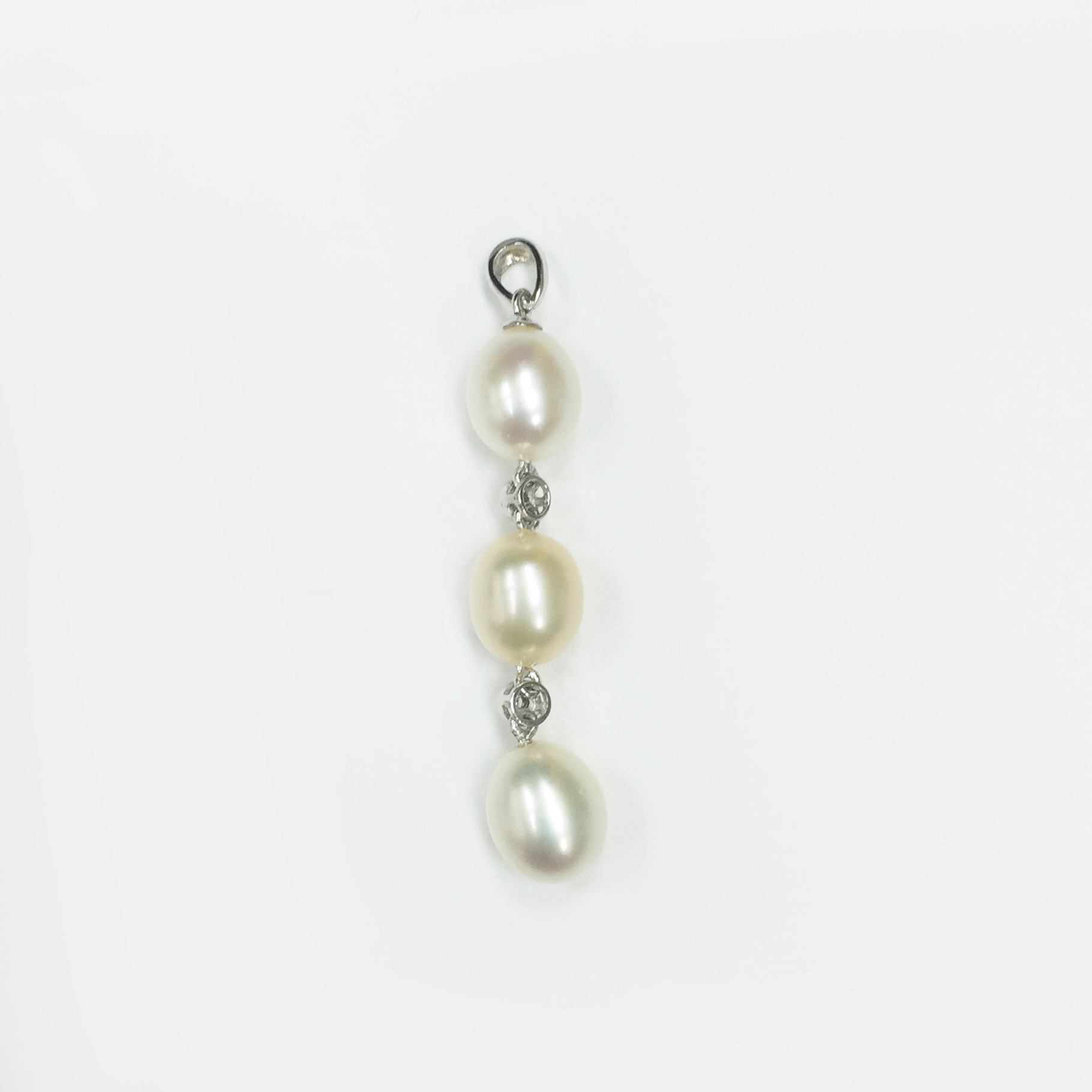 18K WG PEARL,DIA PENDANT