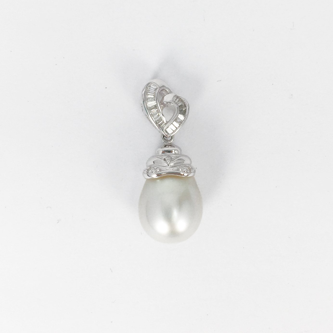 18K WG PEARL,DIA PENDANT