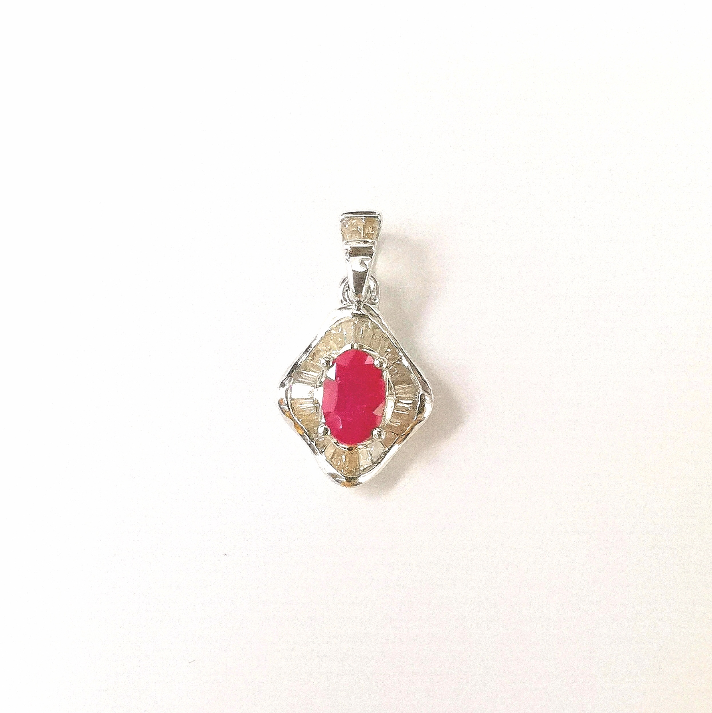 18K WG RUBY & DIA PENDANT, R-0.47CT, D-0.24CT