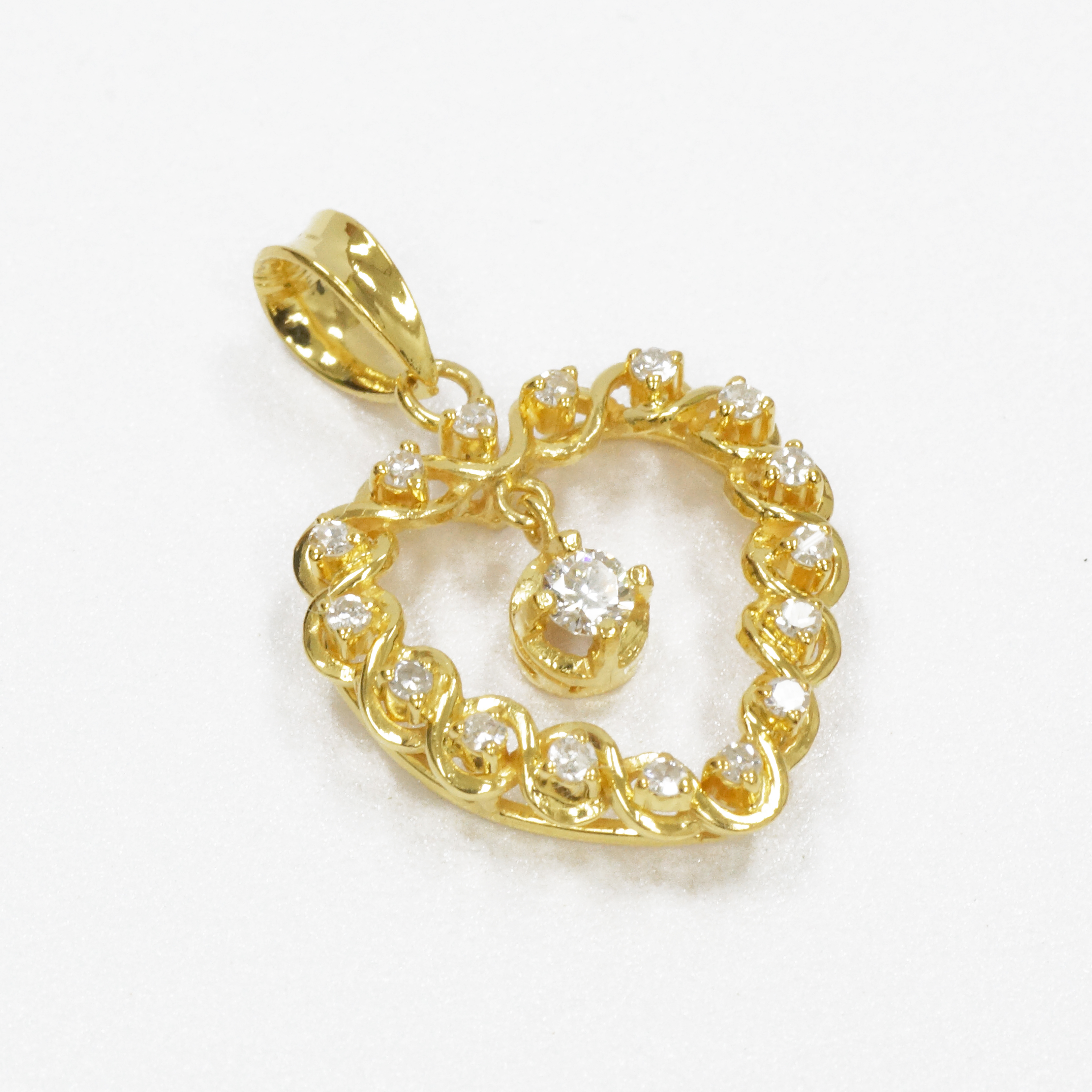 20K YG DIA PENDENT