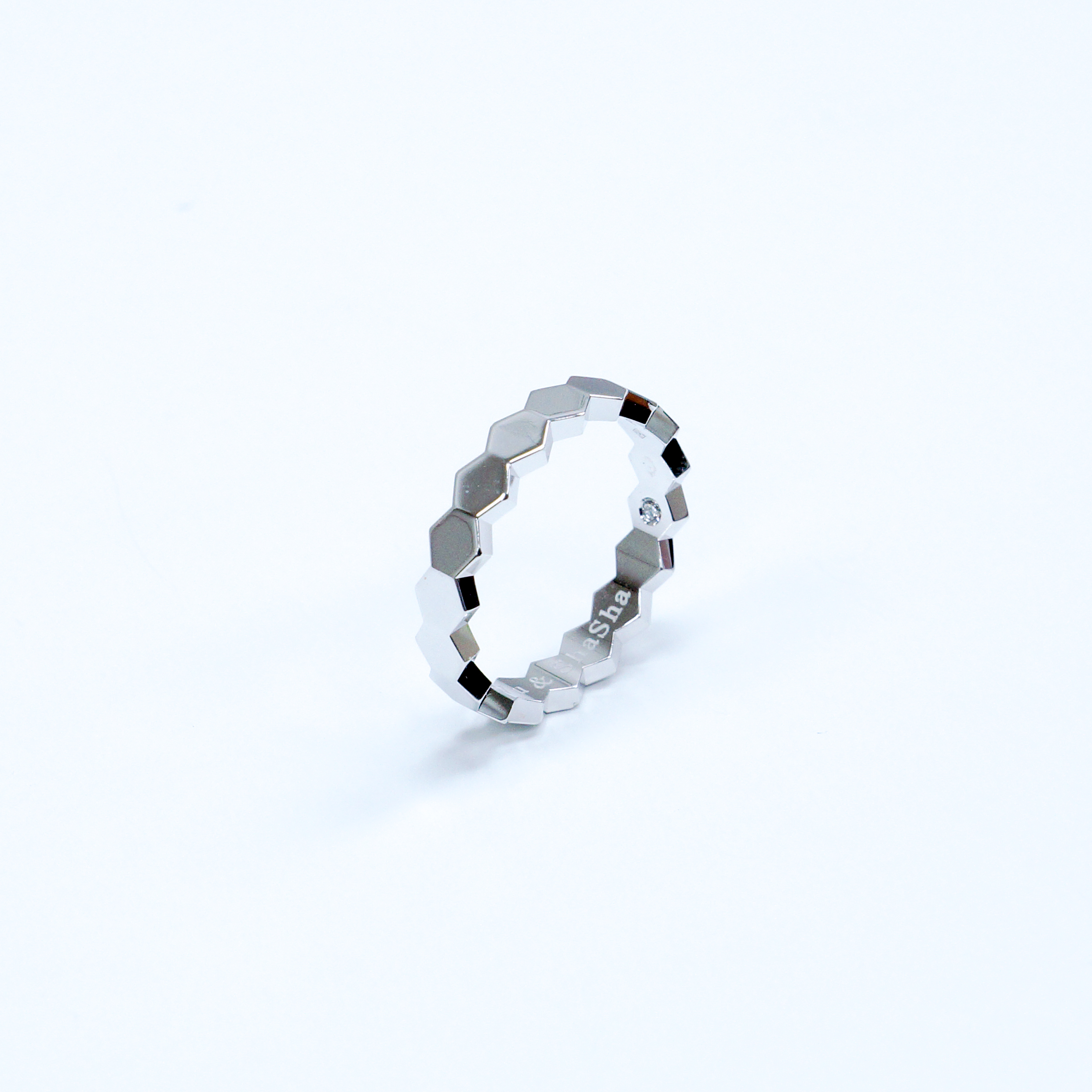18K WG RING