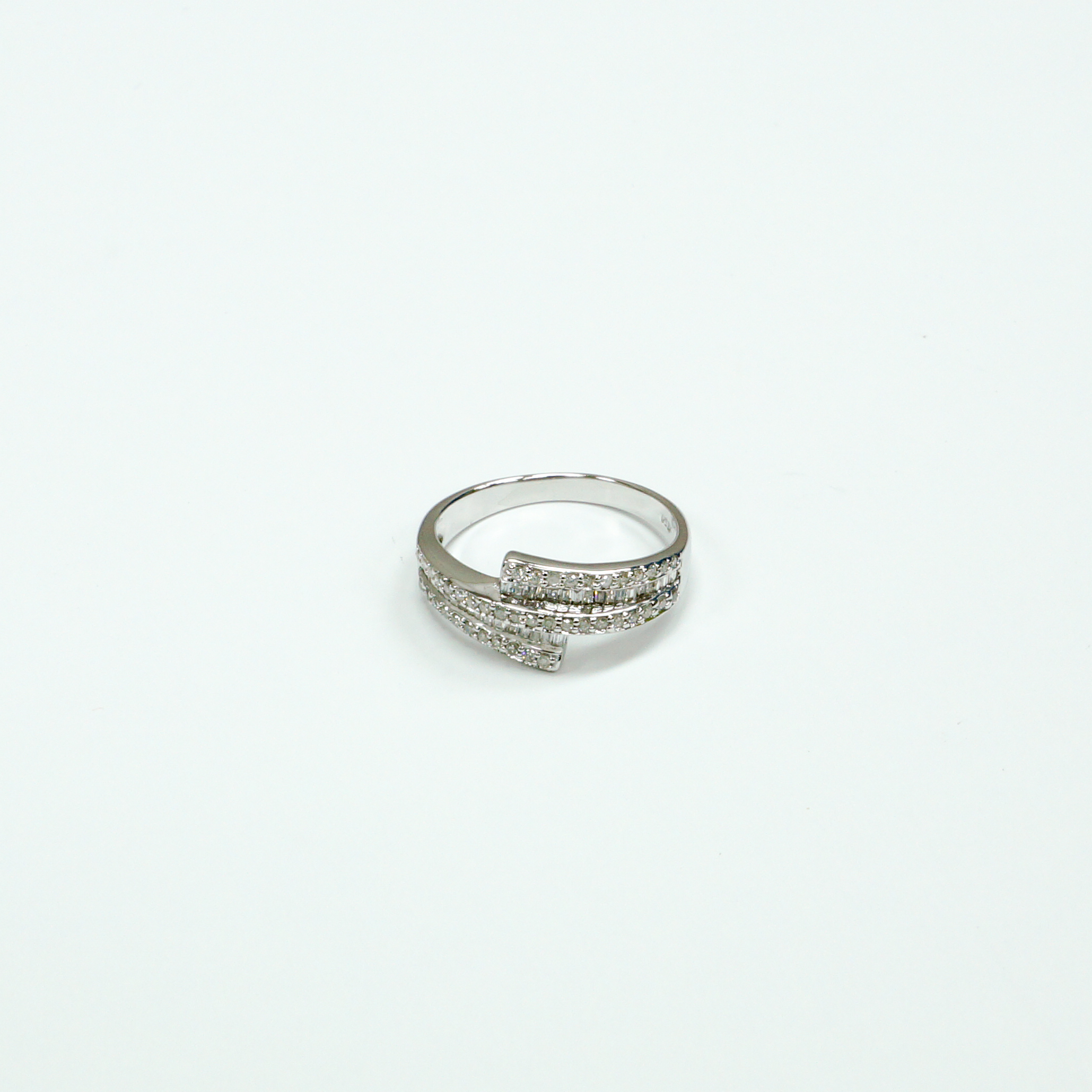 18K WG DIA RING