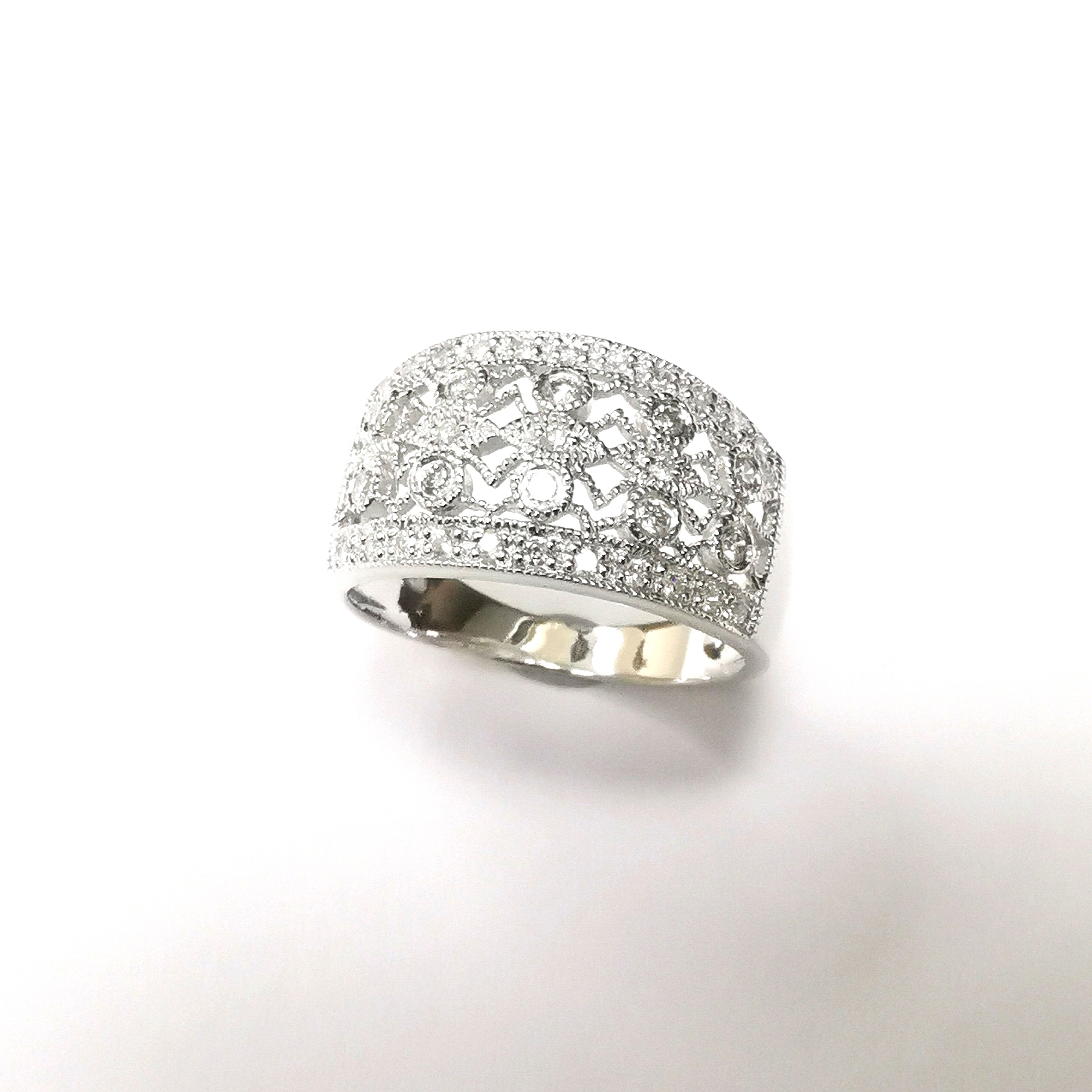18K WG DIAMOND RING
