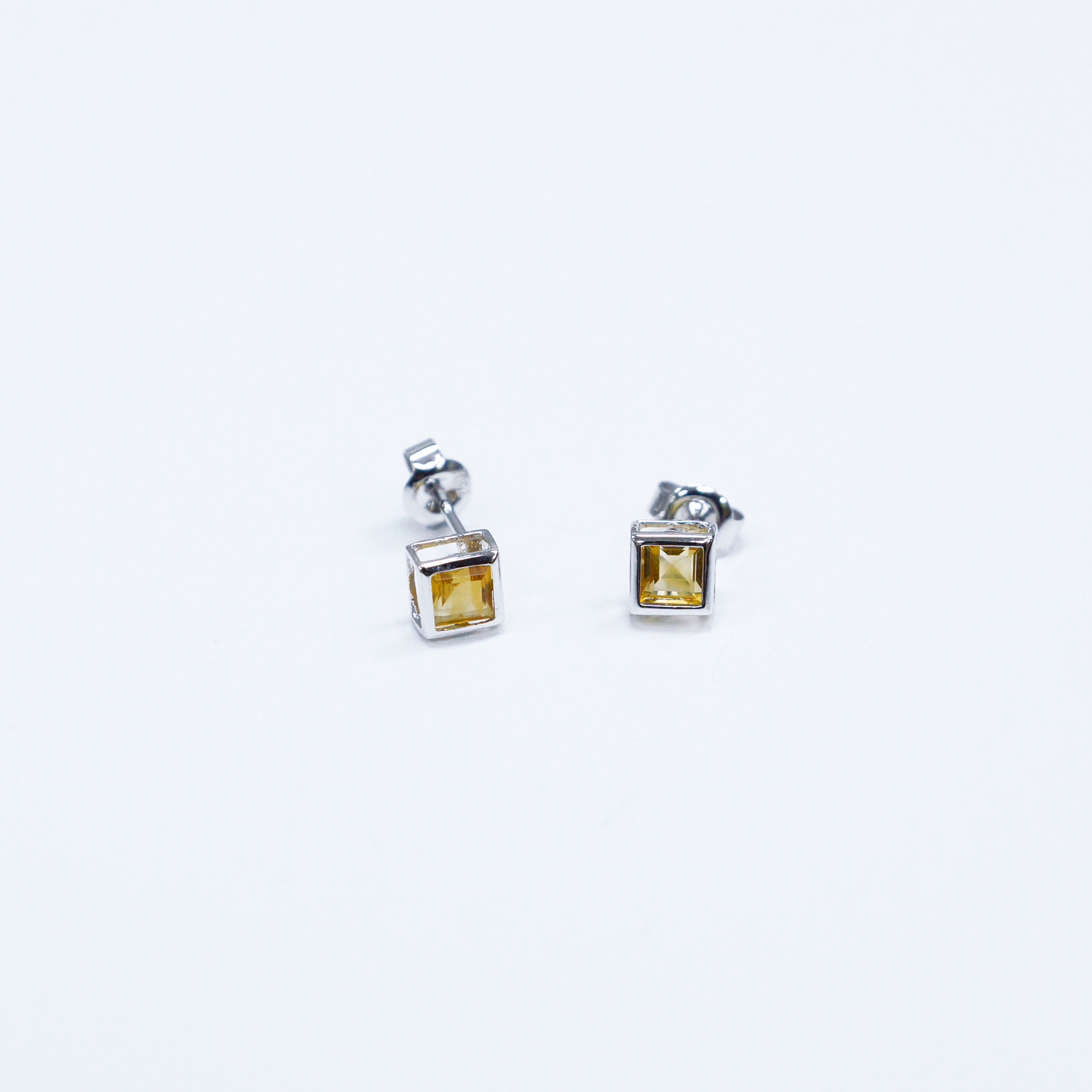 18K WG GEMS EARSTUD