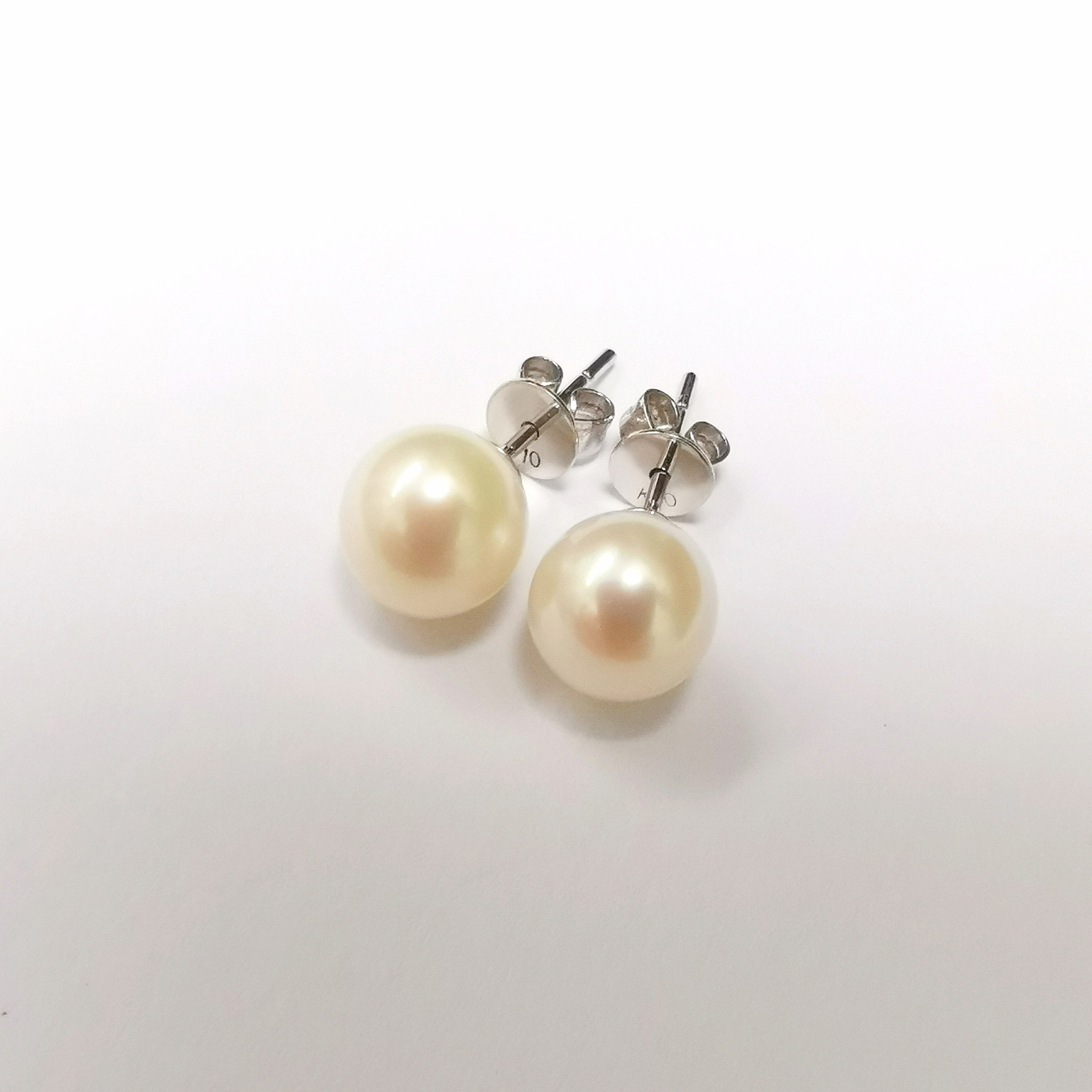 9K WG PEARL EARSTUD