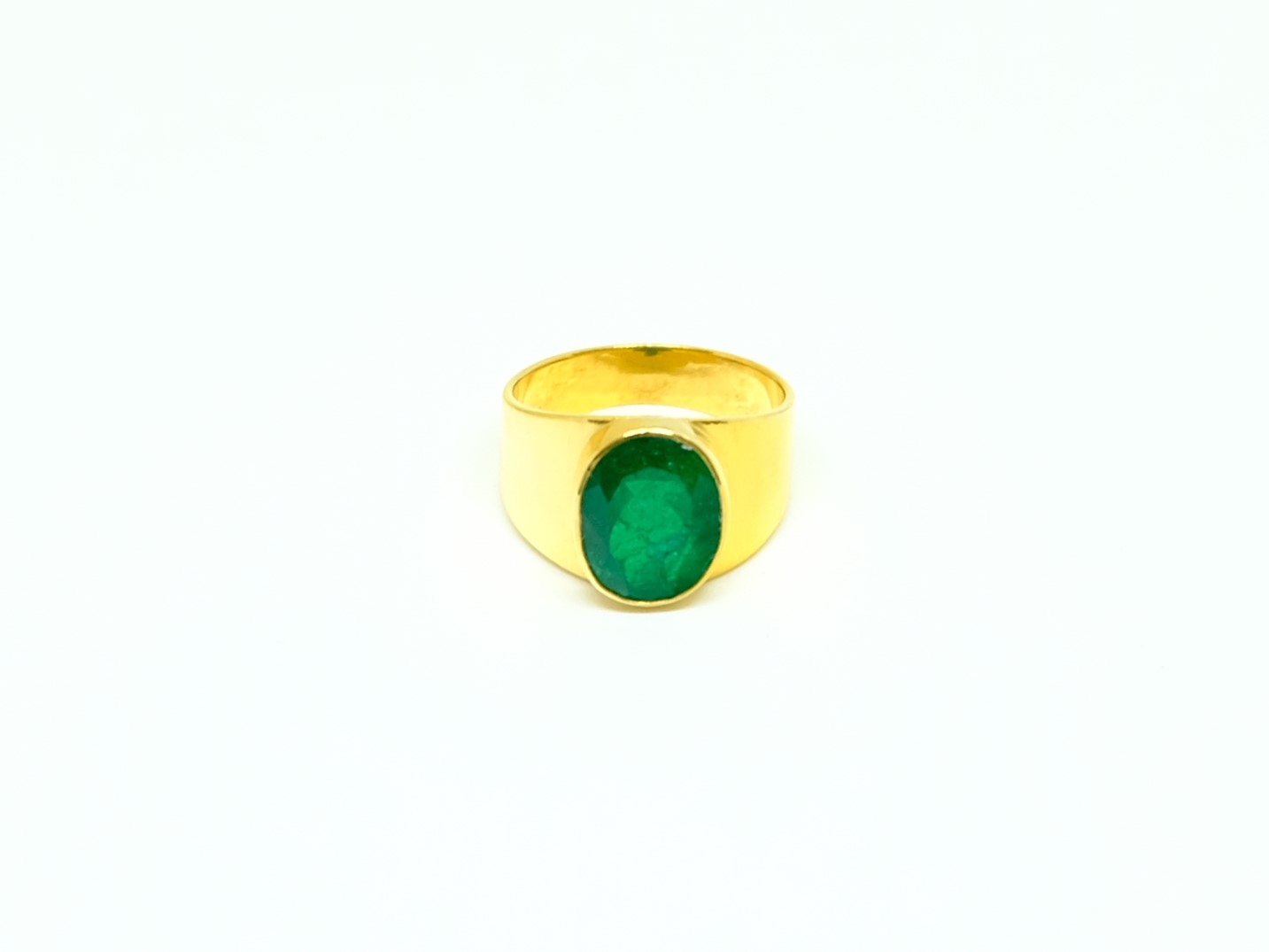 916 YG EMERALD STN RING